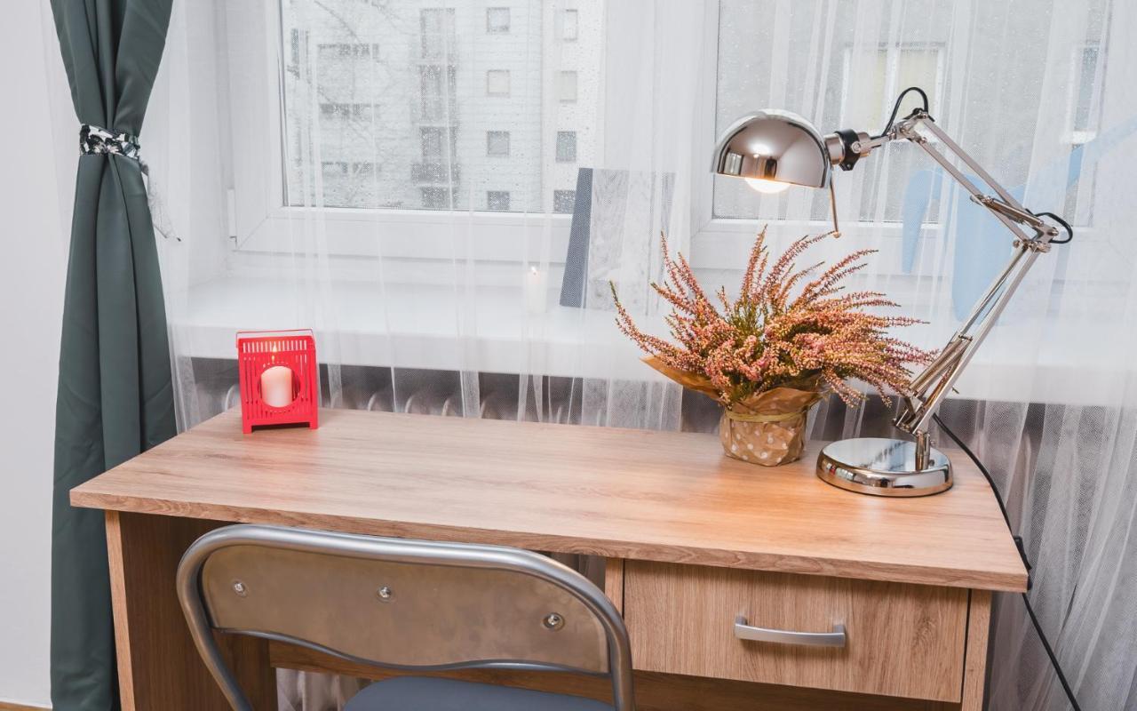Sunshine Parkside Hideaway - 3 Bedroom - By Upstairs Krakow Bagian luar foto