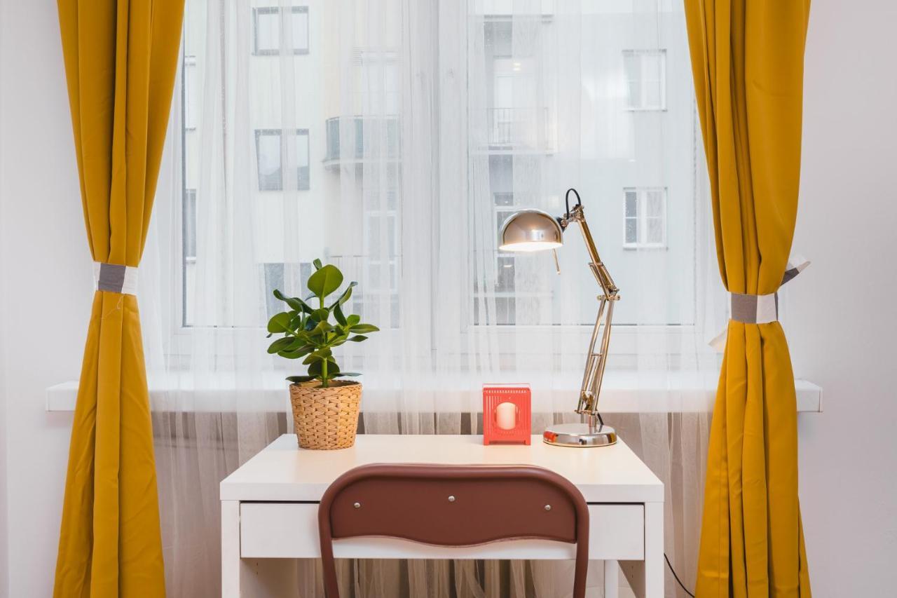Sunshine Parkside Hideaway - 3 Bedroom - By Upstairs Krakow Bagian luar foto