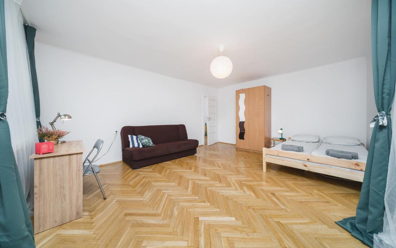 Sunshine Parkside Hideaway - 3 Bedroom - By Upstairs Krakow Bagian luar foto