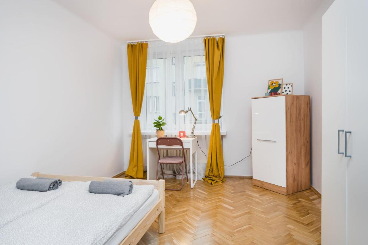 Sunshine Parkside Hideaway - 3 Bedroom - By Upstairs Krakow Bagian luar foto