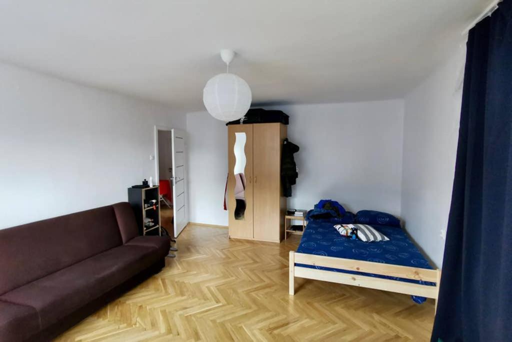 Sunshine Parkside Hideaway - 3 Bedroom - By Upstairs Krakow Bagian luar foto